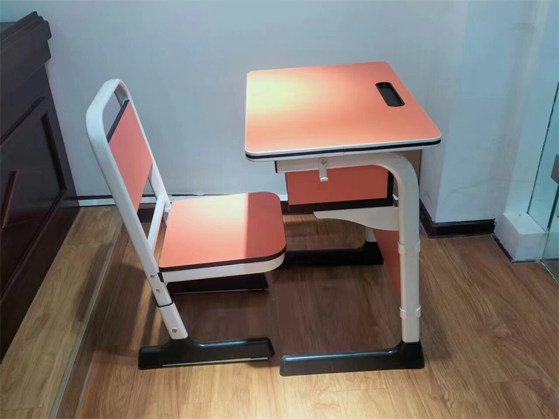 课桌椅