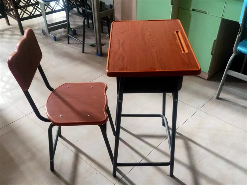 课桌椅